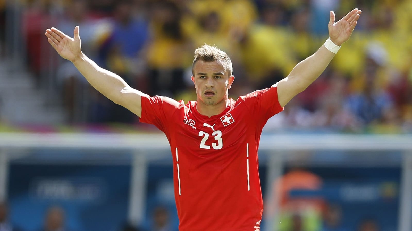 Shaqiri tiene in piedi la Svizzera