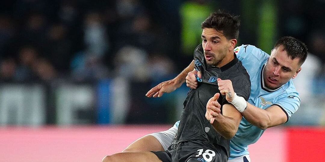 Analisi tattica della sfida Lazio-Napoli in Serie A: come Conte e Baroni prepareranno le rispettive squadre per un match decisivo.