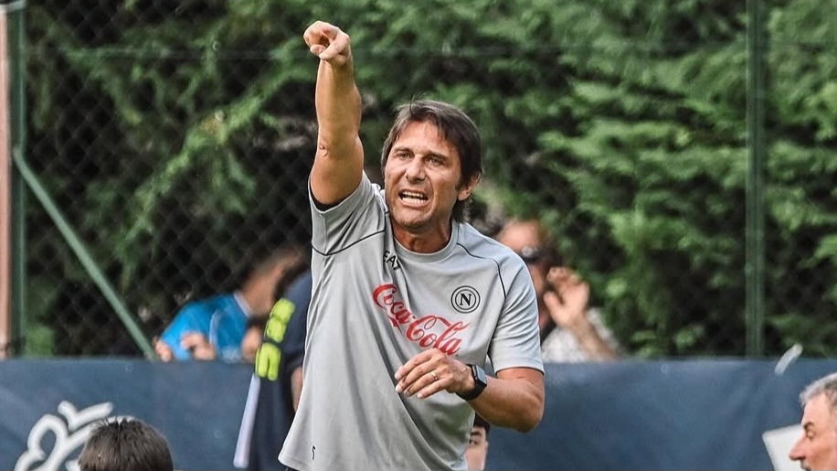 Conte studia la Fiorentina.