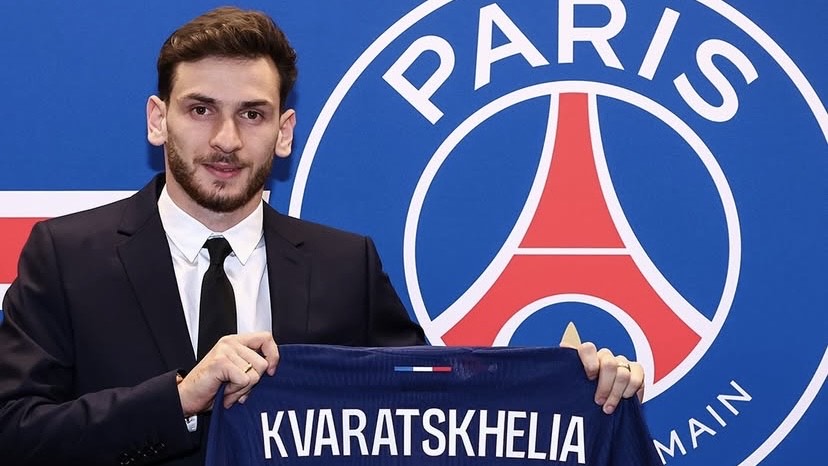 Napoli, la cessione di Kvara al PSG e il "ricatto" fatto alla società azzurra